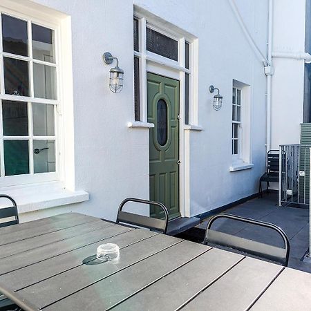 Marine Cottage - Parking - By Brighton Holiday Lets エクステリア 写真